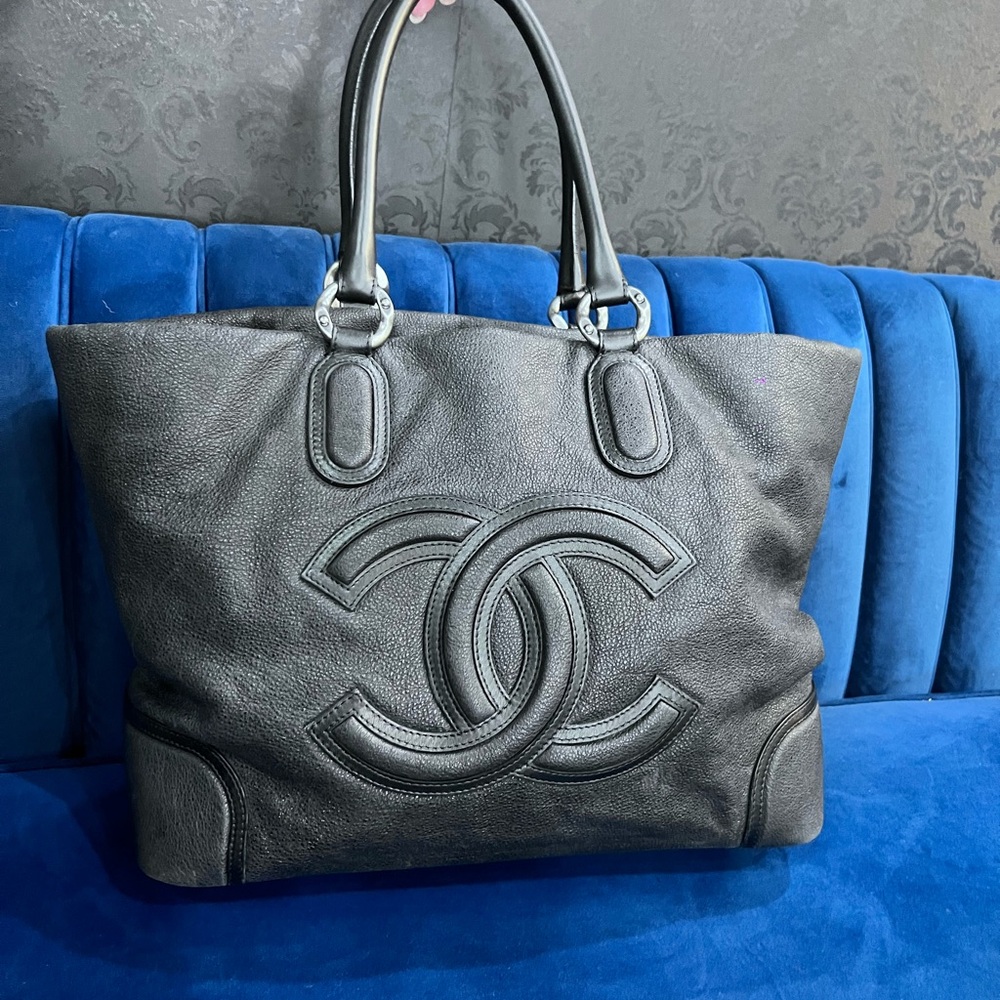 CHANEL Black Leather Tote Bag